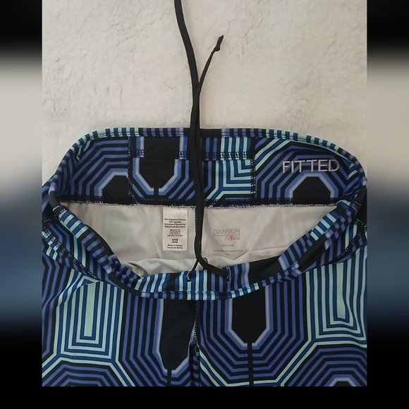 Danskin Athletic Ankle Legging Small(4-6) Blue/black/white patterned. NEW No Tag - Picture 9 of 12